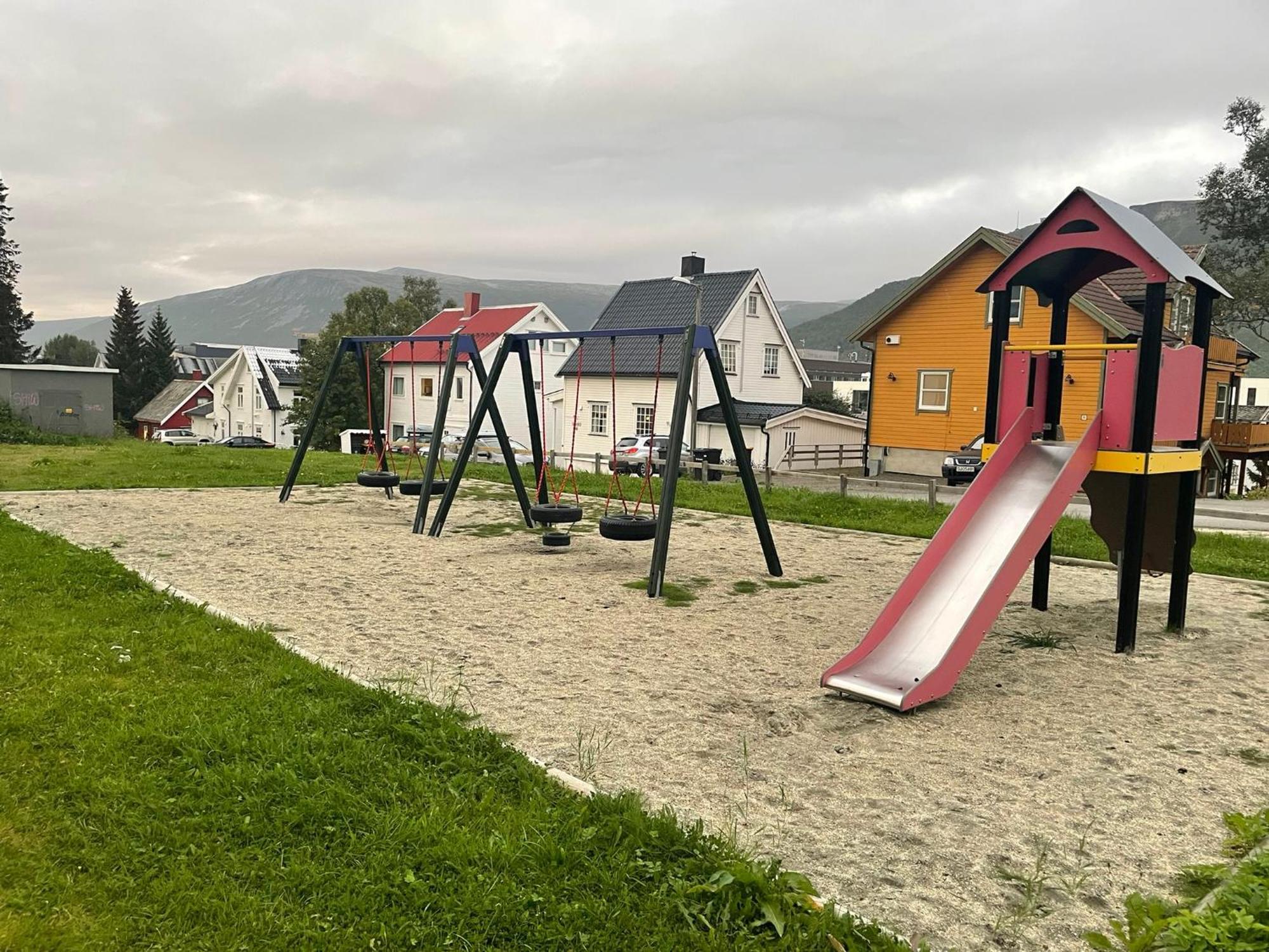 Centrally Located Apartment With 2 Bedrooms And Free Parking Tromso Exterior photo